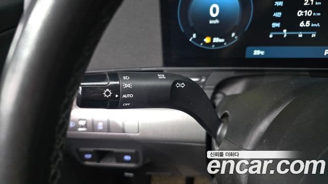 Hyundai Kona Hybrid 2023 — Photo 24/33