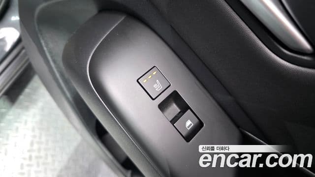 Hyundai Kona Hybrid 2023 — Photo 7/33