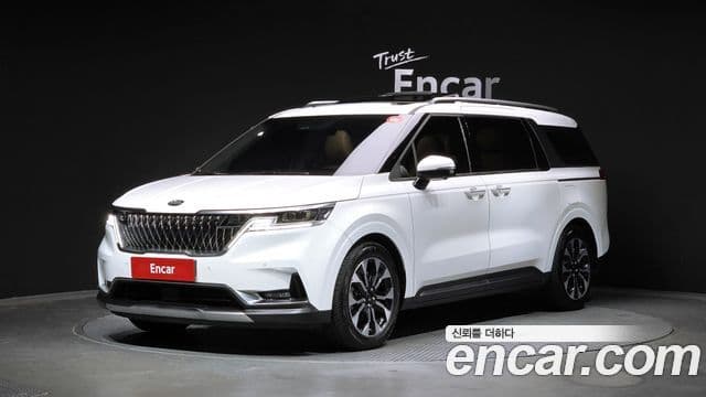 Kia Carnival 2021 — Фото 1/20