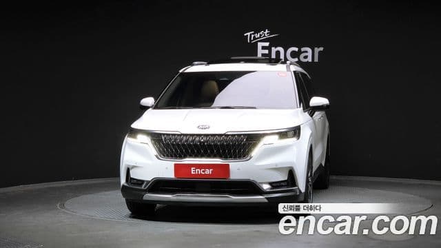 Kia Carnival 2021 — Фото 3/20