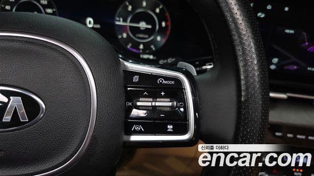 Kia Carnival 2021 — Фото 17/20