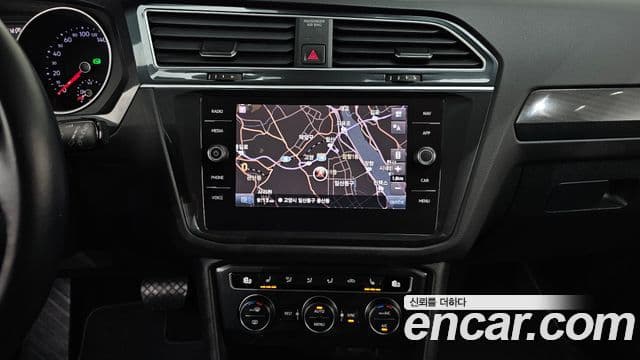 Volkswagen Tiguan 2019 — Şəkil 14/20
