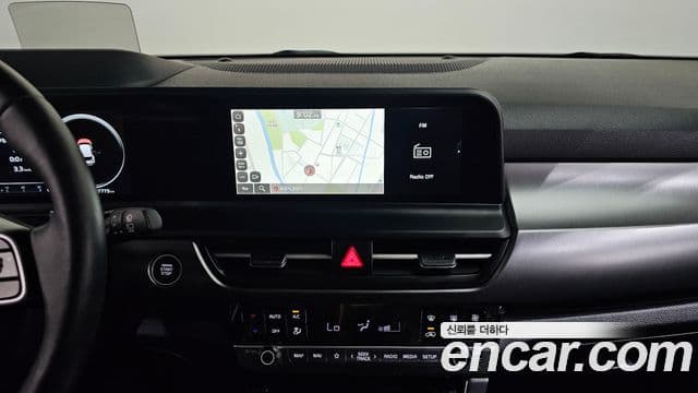 Kia Seltos 2023 — Şəkil 13/20