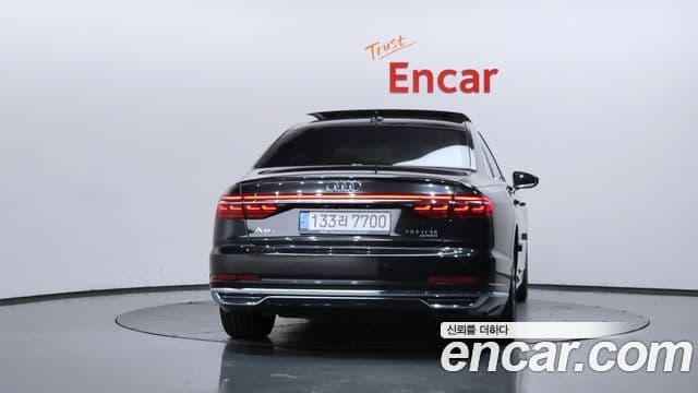 Audi A8 2021 — ფოტო 3/20