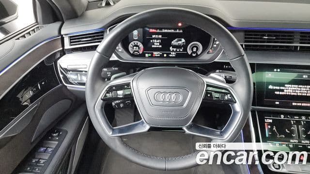 Audi A8 2021 — ფოტო 13/20