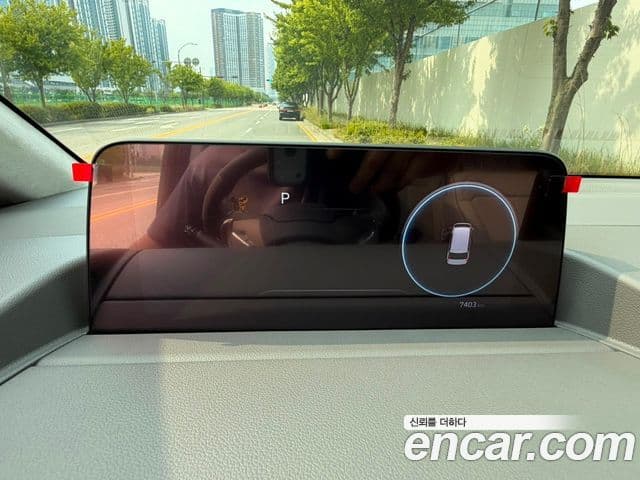 Hyundai Staria 2025 — ფოტო 8/16
