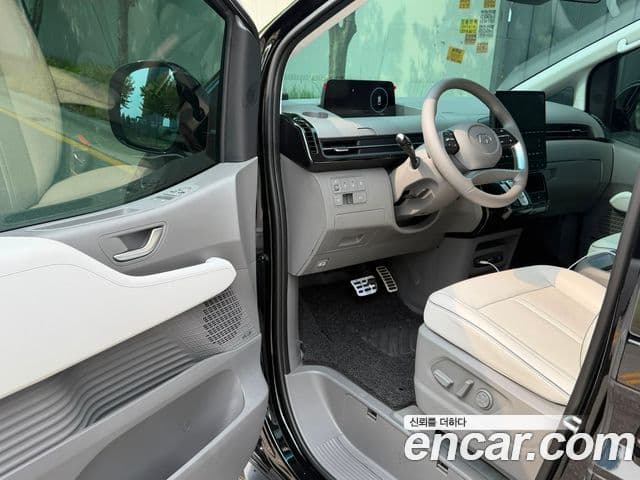 Hyundai Staria 2025 — ფოტო 10/16