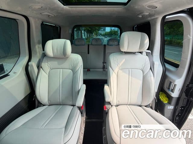 Hyundai Staria 2025 — ფოტო 15/16