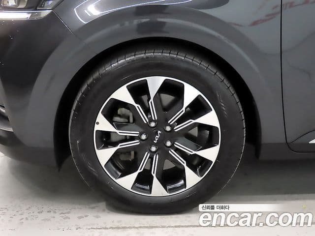 Kia Carnival 2022 — Фото 19/20