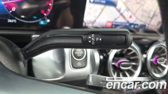 Mercedes-Benz GLB-Class 2025 — Фото 9/20