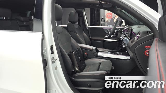 Mercedes-Benz GLB-Class 2025 — Фото 11/20