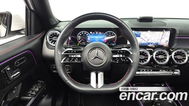 Mercedes-Benz GLB-Class 2025 — Фото 13/20