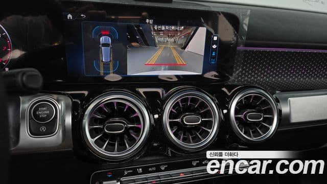 Mercedes-Benz GLB-Class 2025 — Фото 15/20