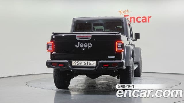 Jeep Gladiator 2021 — Фото 4/20