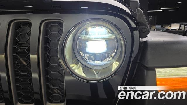 Jeep Gladiator 2021 — Photo 19/30