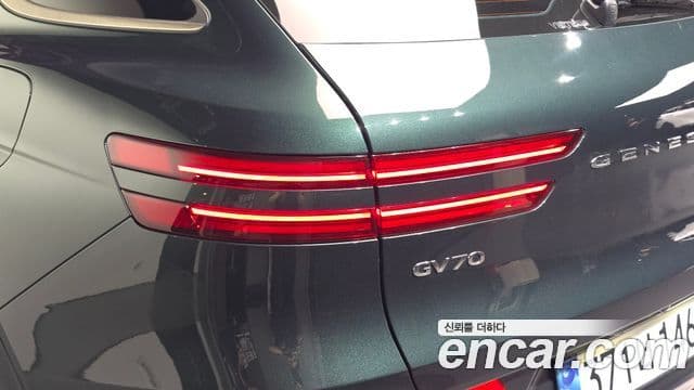 Genesis GV70 2023 — ფოტო 7/37