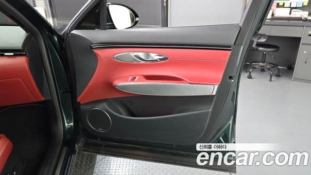 Genesis GV70 2023 — ფოტო 4/37