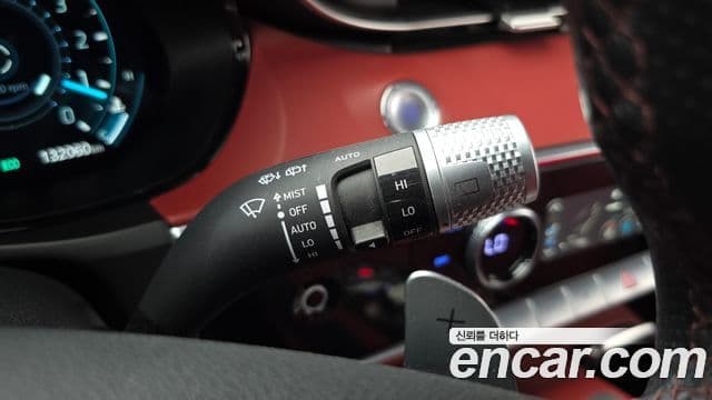 Genesis GV70 2023 — ფოტო 13/37