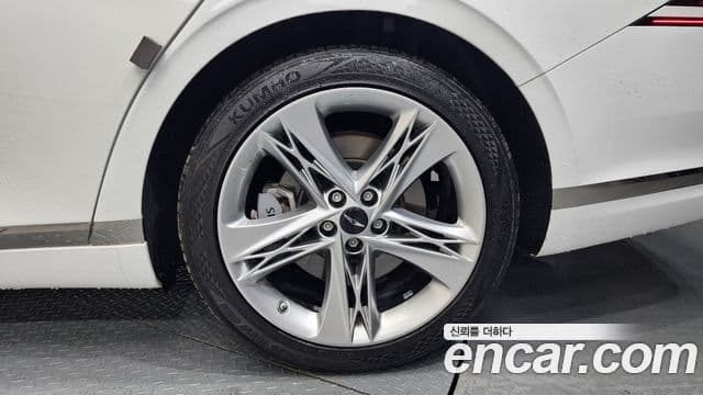 Genesis G90 2022 — Photo 19/37