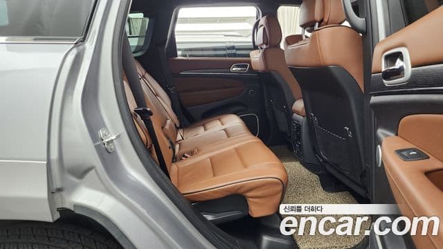 Jeep Grand Cherokee 2020 — Şəkil 12/20