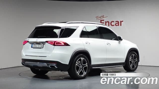 Mercedes-Benz GLE-Class 2022 — ფოტო 2/20