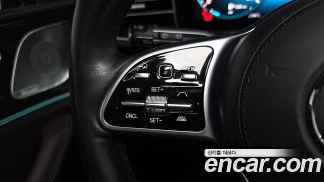 Mercedes-Benz GLE-Class 2022 — ფოტო 17/20