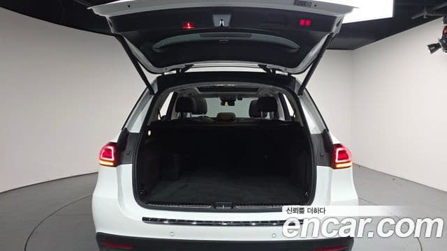Mercedes-Benz GLE-Class 2022 — ფოტო 20/20