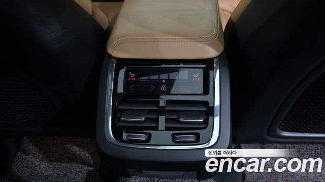 Volvo XC60 2020 — Şəkil 18/20