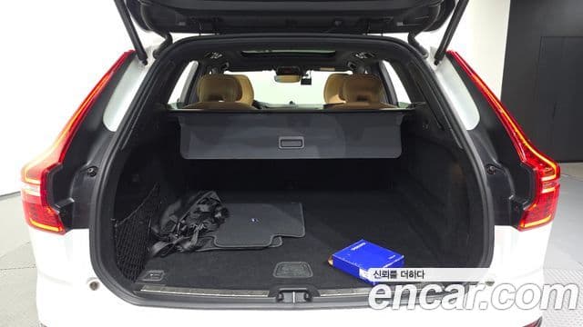 Volvo XC60 2020 — Şəkil 20/20