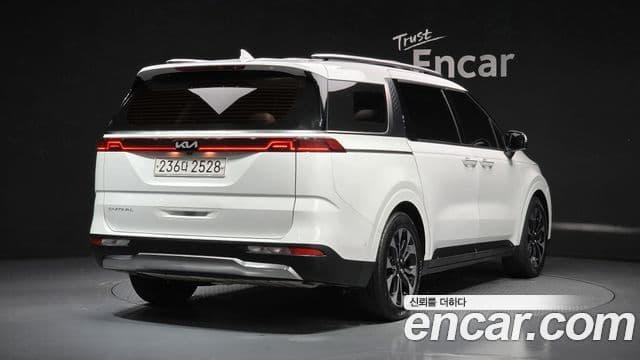 Kia Carnival 2022 — Фото 1/20