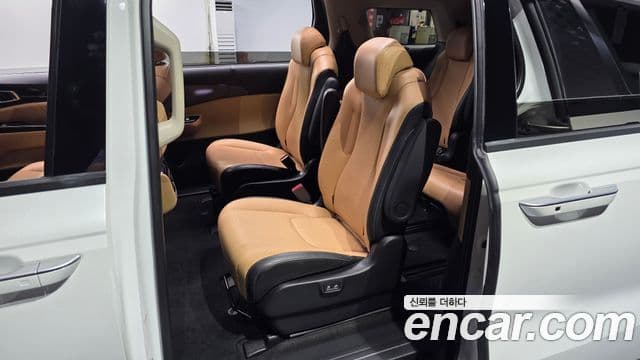 Kia Carnival 2022 — Фото 11/20
