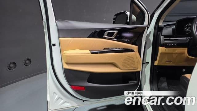 Kia Carnival 2022 — Photo 1/34