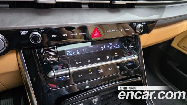 Kia Carnival 2022 — Photo 28/34