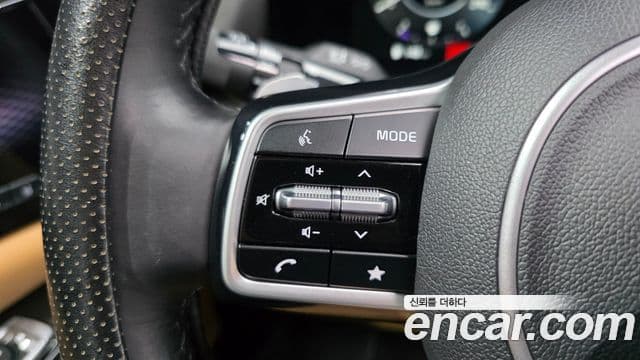 Kia Carnival 2022 — Photo 17/34