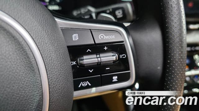 Kia Carnival 2022 — Photo 23/34