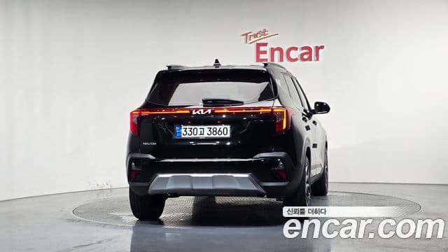Kia Seltos 2022 — ფოტო 4/20