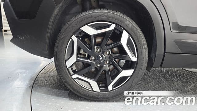 Kia Seltos 2022 — ფოტო 5/20