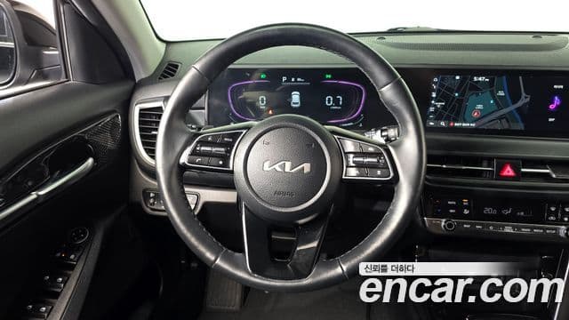 Kia Seltos 2022 — ფოტო 13/20