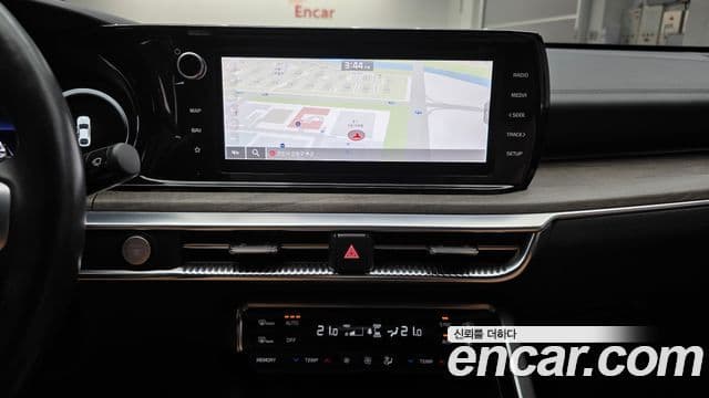 Kia K5 2021 — ფოტო 14/20