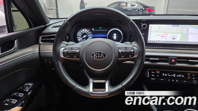 Kia K5 2021 — ფოტო 16/20