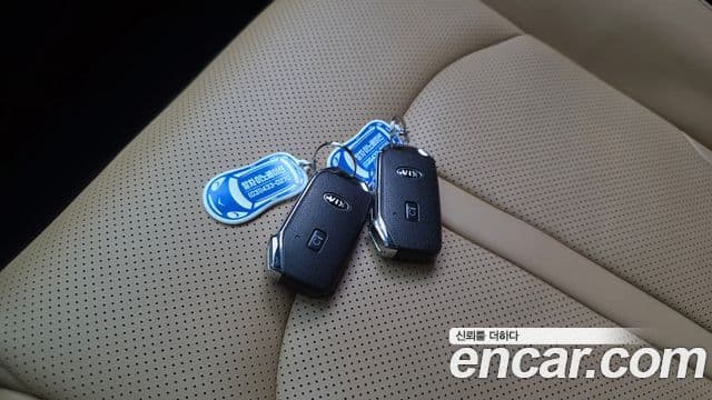 Kia K5 2021 — ფოტო 18/20