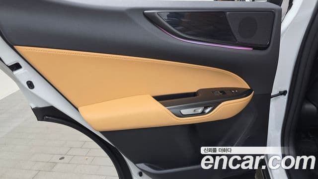 Lexus NX350h 2024 — Photo 10/31