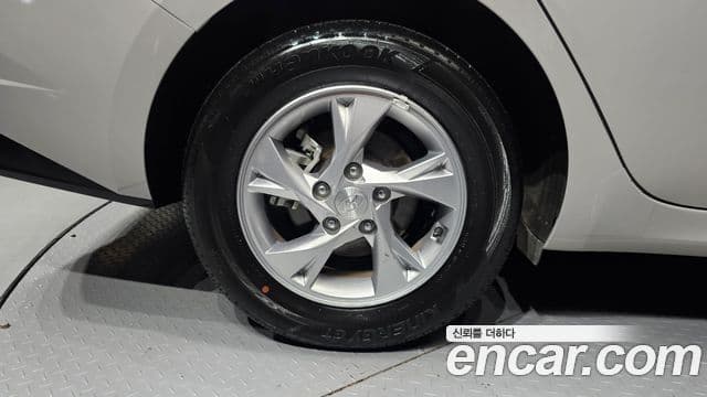 Hyundai Avante 2020 — ფოტო 5/20
