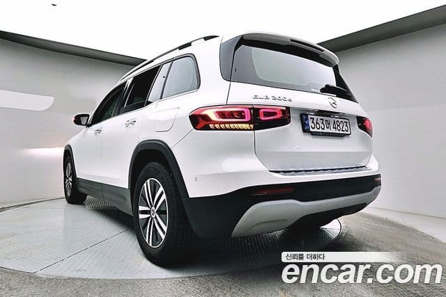 Mercedes-Benz GLB-Class 2021 — Photo 12/20
