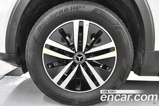 Mercedes-Benz GLB-Class 2021 — Photo 10/20