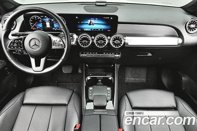 Mercedes-Benz GLB-Class 2021 — Photo 19/20