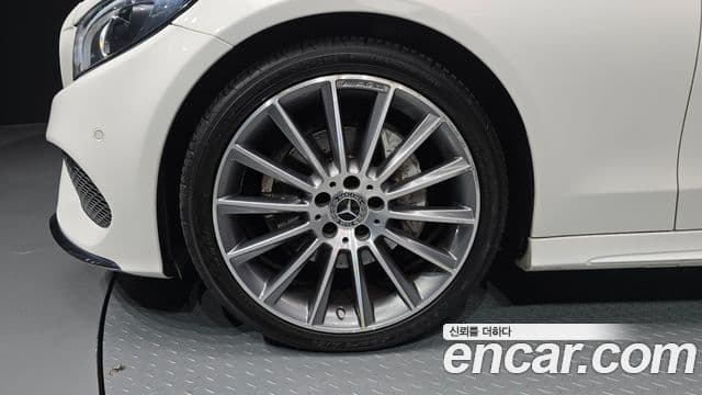 Mercedes-Benz C-Class 2018 — Şəkil 5/20