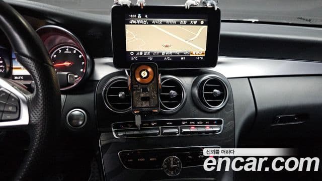 Mercedes-Benz C-Class 2018 — Şəkil 16/20