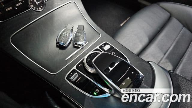 Mercedes-Benz C-Class 2018 — Şəkil 17/20