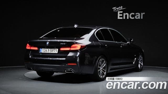 BMW 5 Series 2020 — Şəkil 18/30